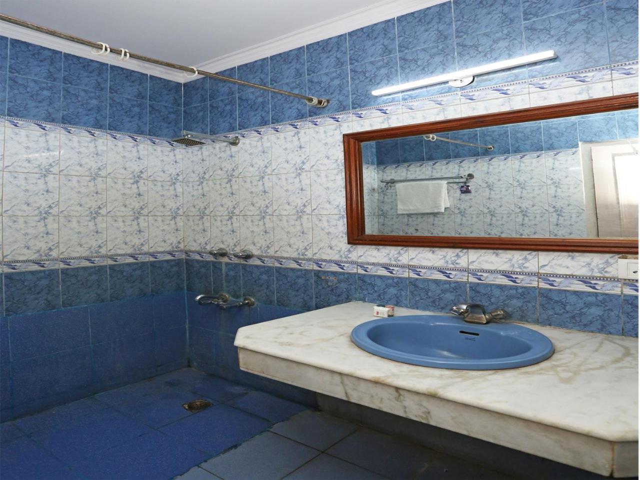 Oyo 472 Hotel Sareen New Delhi Exterior photo