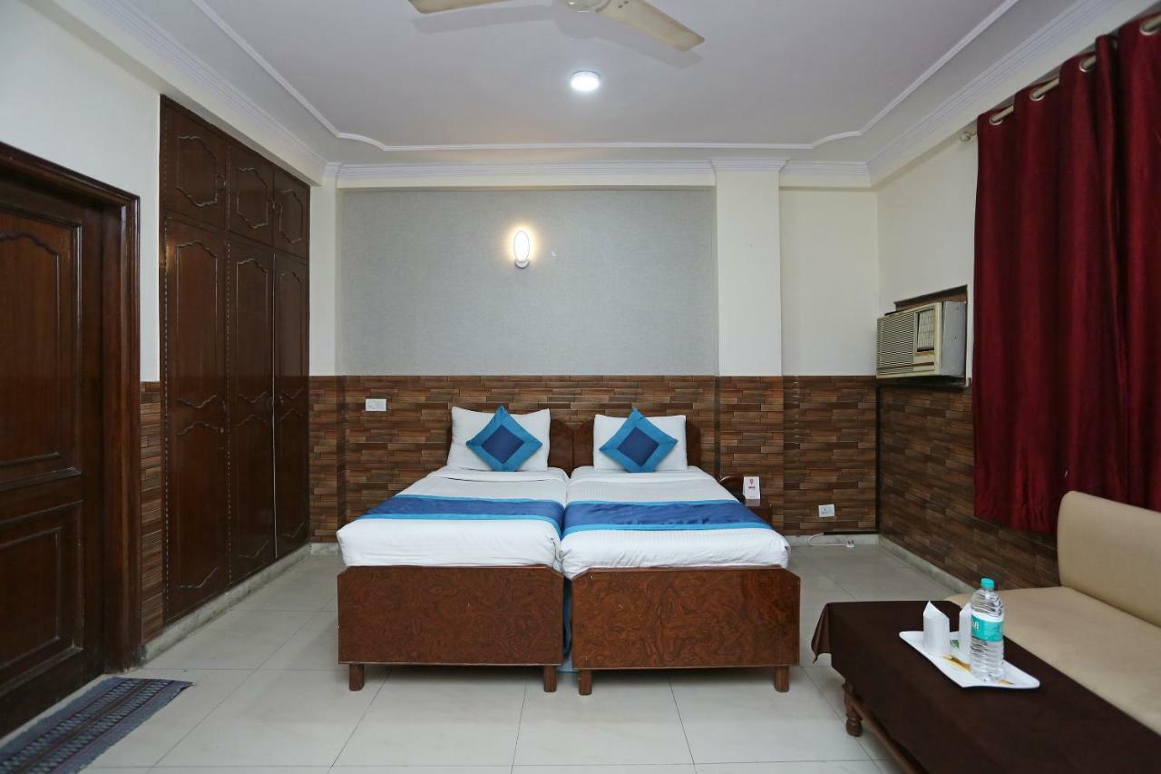 Oyo 472 Hotel Sareen New Delhi Exterior photo